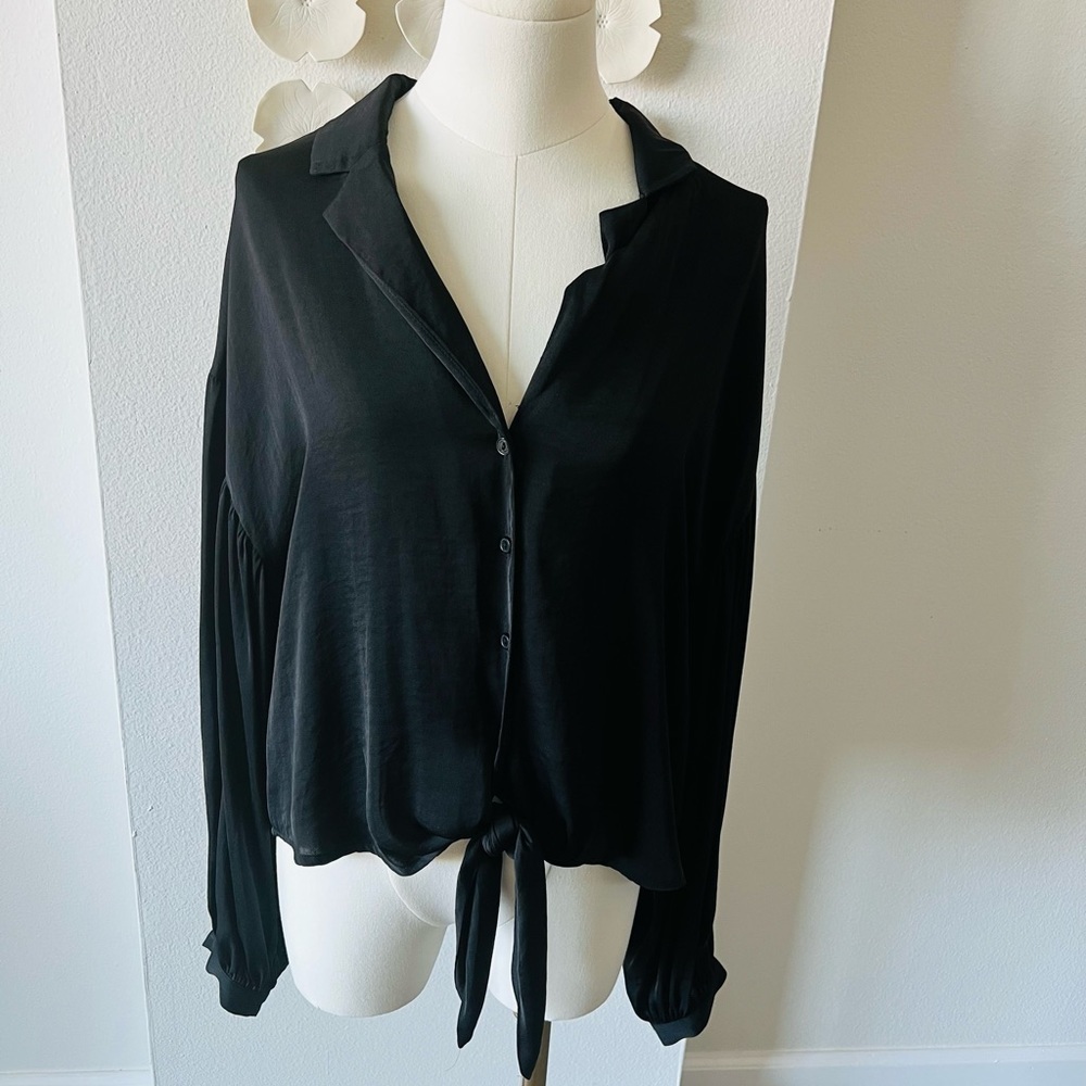 Pretty black blouse size large
